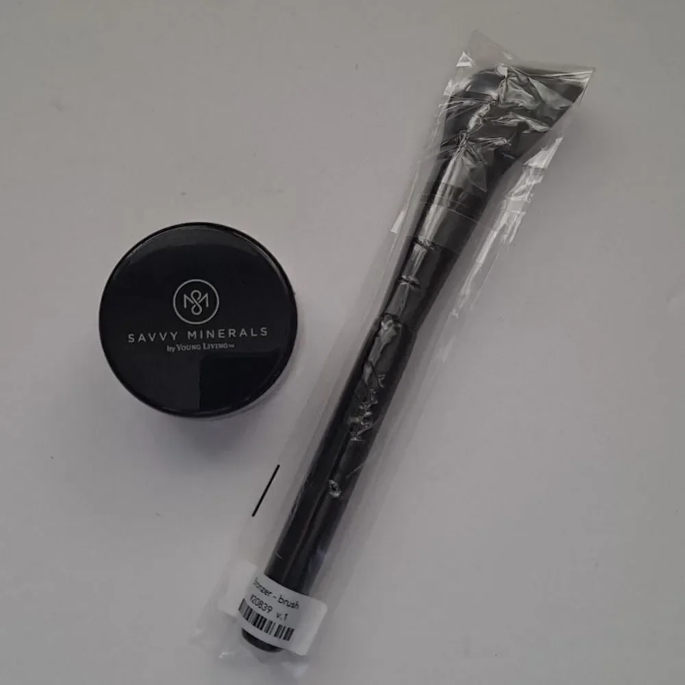 COPY‎ - Young Living-Savvy Minerals bronzer  new